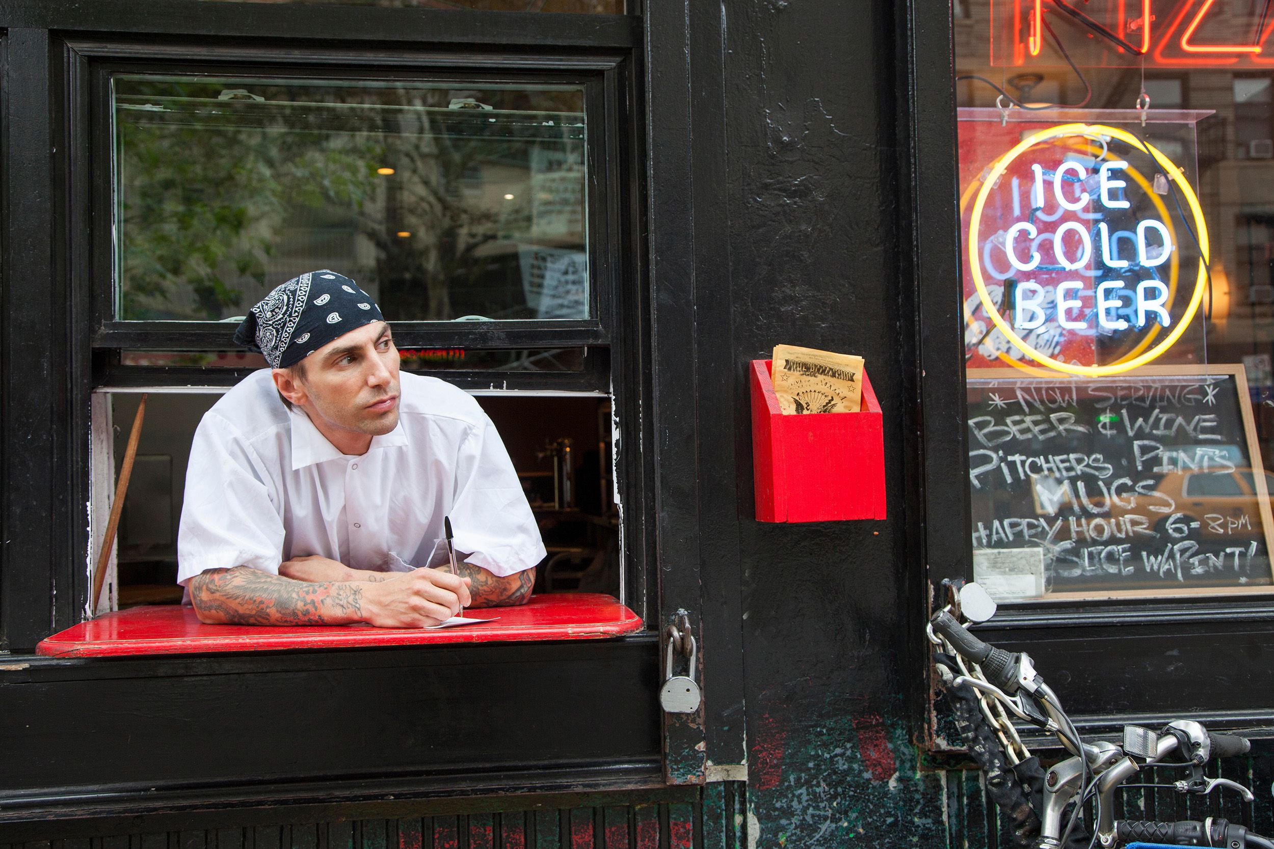 New York, New York. Restaurant &amp; Wine Bar in Minden im Lindgart Hotel